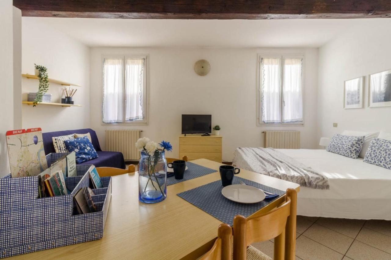 Al Pipái Apartman Ferrara Kültér fotó
